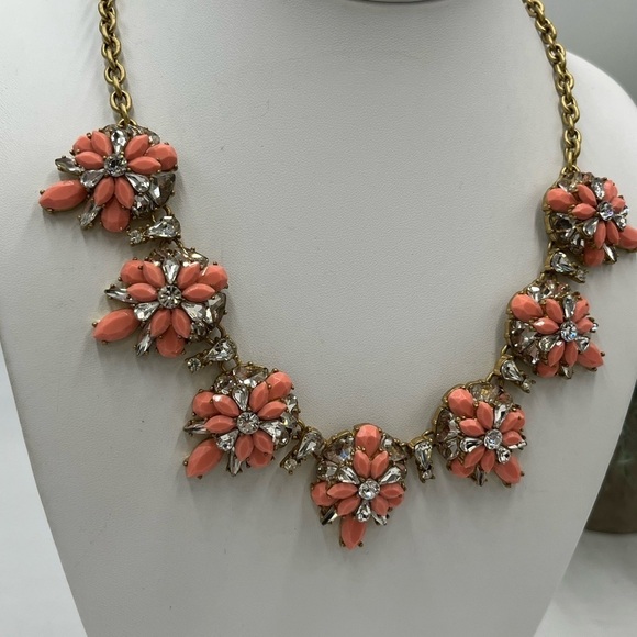 J Crew Opaque Pink and Clear Crystal Gold Tone Floral Statement Necklace - Picture 3 of 12